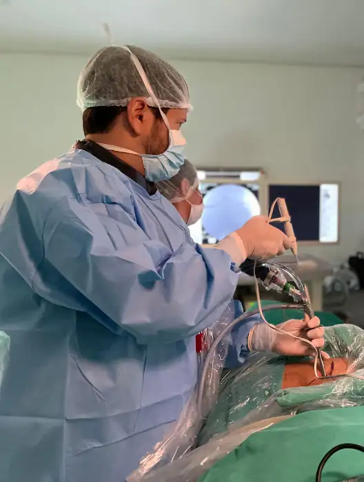 Cirurgia endoscópica de coluna para hérnia de disco em Goiânia